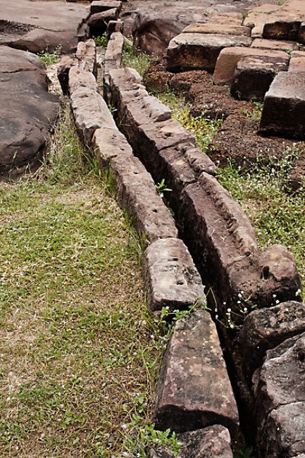 27-Prasat Ta Muen Thom-037